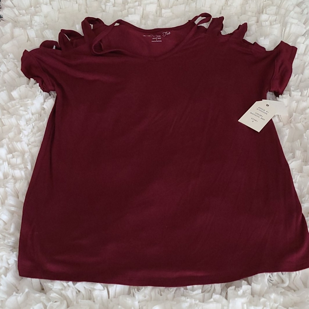 NWT Cozy Tee by Hippie Rose Size Small